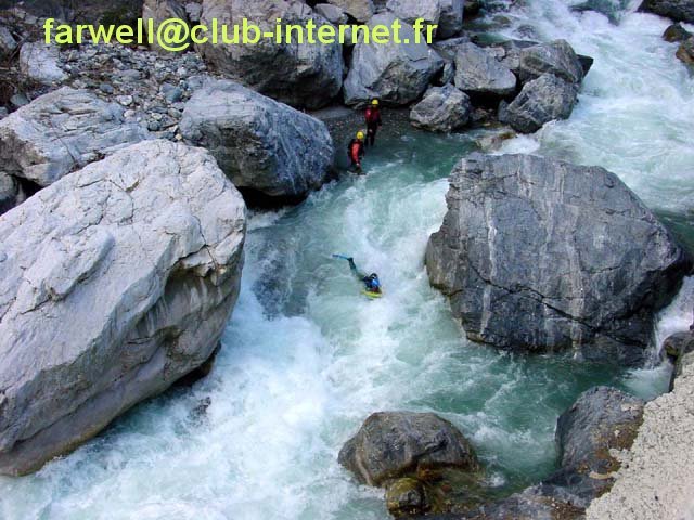 Isa sur la dernière des fameuses 3 marches, appelée aussi triple chute (Guil)