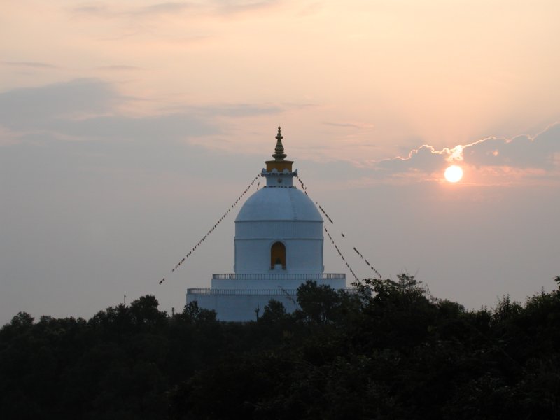 Lever de soleil sur la Stupa